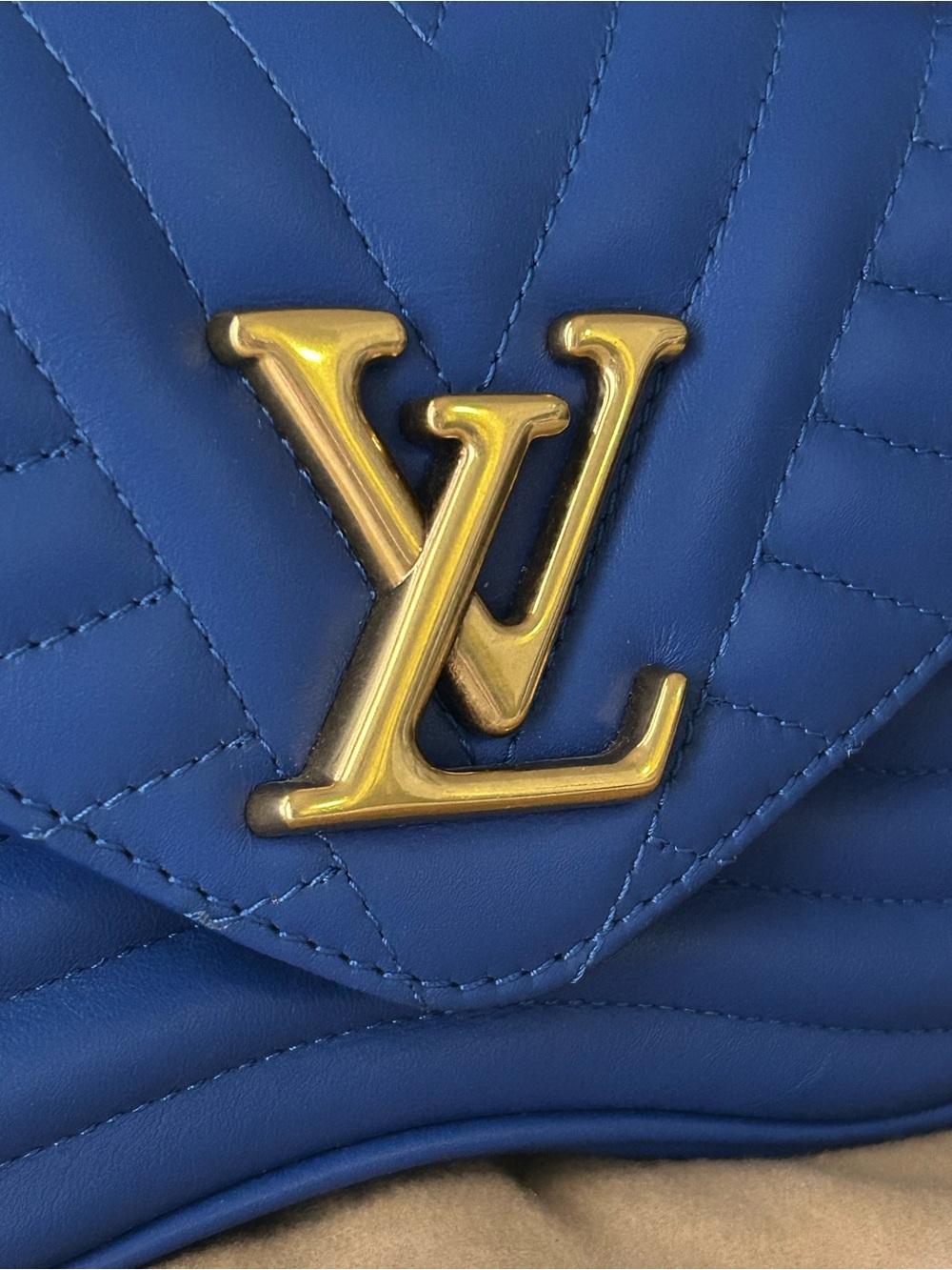 Like New Louis Vuitton New Wave Chain Bag (PM) - Picture 3 of 15